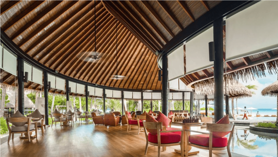 Thila · Pool and lounge bar · wood-fired pizza